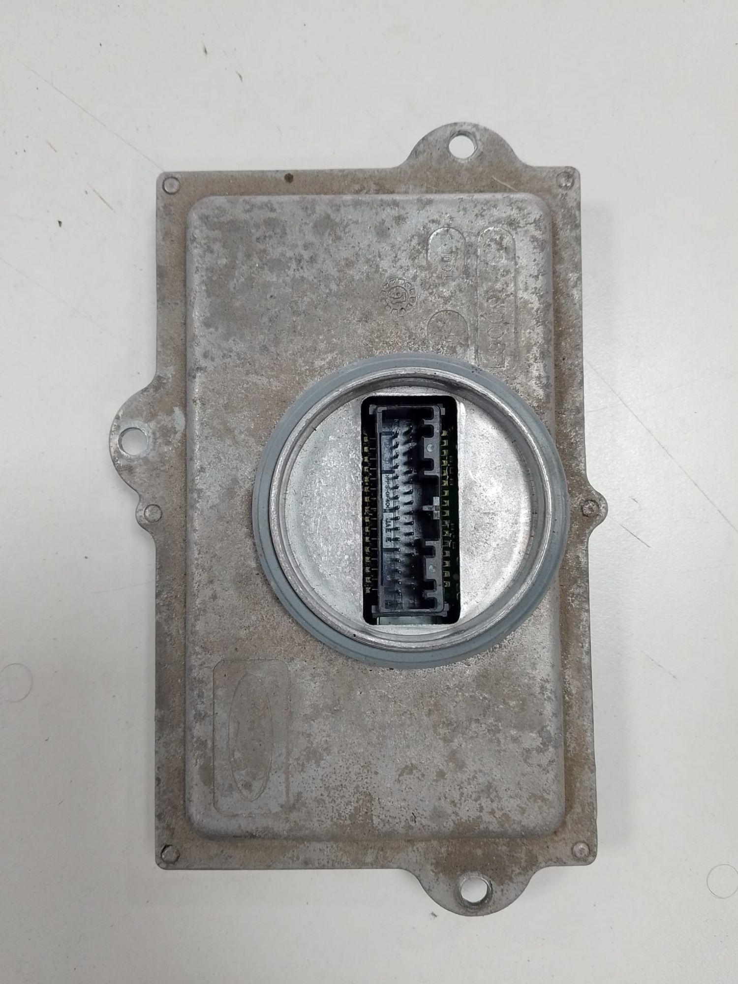 FORD MONDEO FAR BEYN�